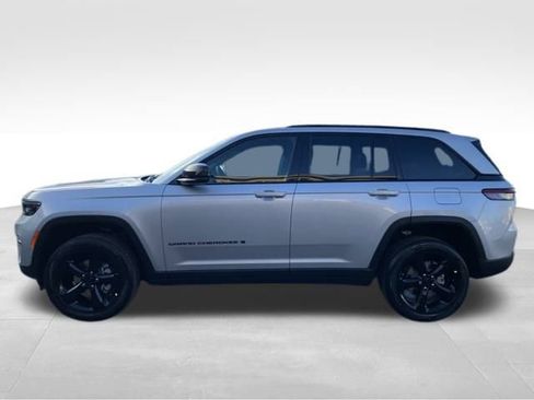New 2025 Jeep Grand Cherokee Altitude image 6