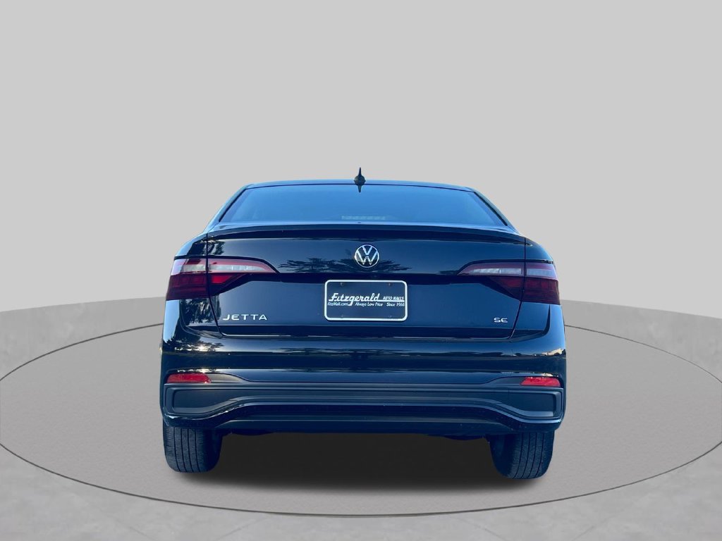 Used 2024 Volkswagen Jetta SE FWD image 7