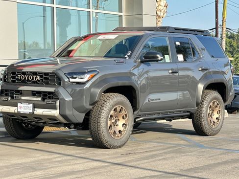 Certified 2025 Toyota 4Runner Trailhunter image 10