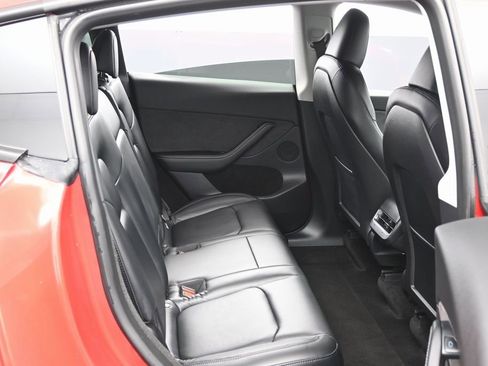 Used 2023 Tesla Model Y Long Range image 40