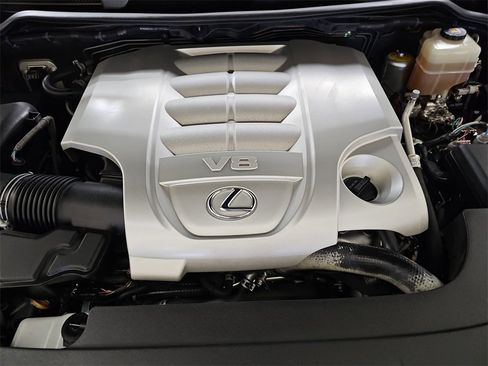 Used 2018 Lexus LX 570 4WD image 34