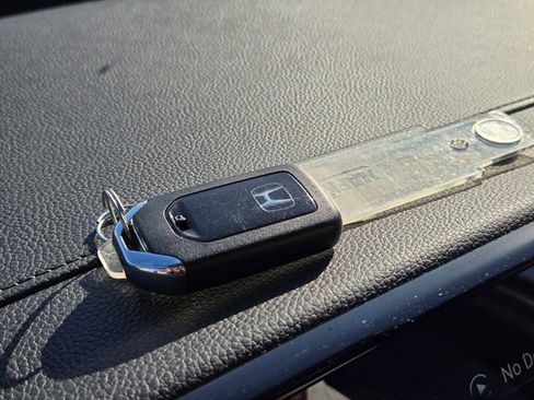 Used 2022 Honda Pilot Sport image 26