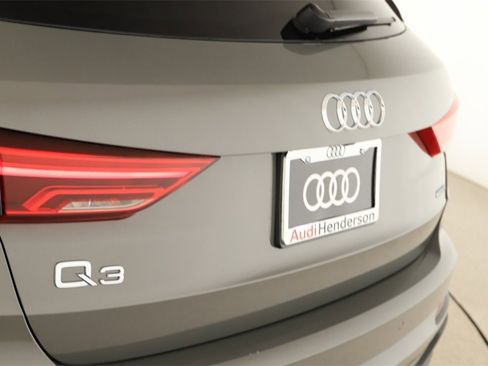 New 2025 Audi Q3 2.0T Premium image 29