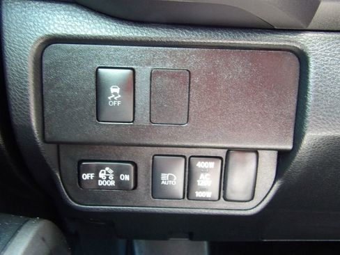 Used 2022 Toyota Tacoma TRD Off-Road w/ Technology Package RWD image 19