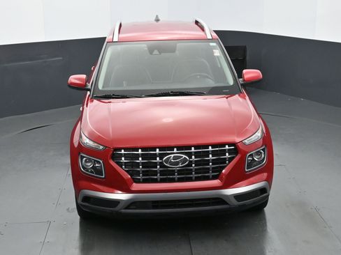 Used 2022 Hyundai Venue Limited image 34
