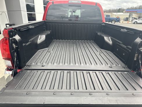 Used 2019 Toyota Tacoma SR5 image 22