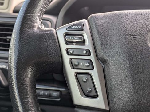 Used 2022 Nissan Titan SV w/ SV Convenience Package RWD image 24