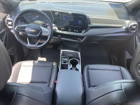 Used 2026 Chevrolet Equinox LT w/ Convenience Package II FWD image 14