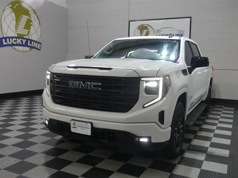 Used 2022 GMC Sierra 1500 Elevation w/ LPO, Elevation Black Package image 4