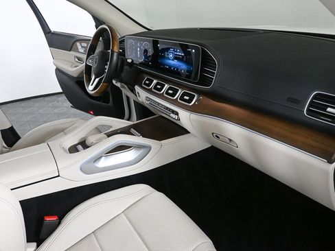 Certified 2022 Mercedes-Benz GLS 450 4MATIC image 24