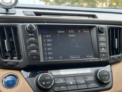 Used 2018 Toyota RAV4 XLE w/ Convenience Package image 21