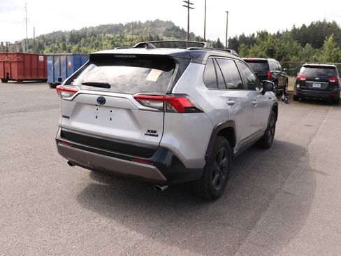 Used 2019 Toyota RAV4 XSE w/ XSE Weather Package AWD/4WD image 5