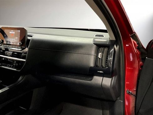 Used 2023 Nissan Pathfinder SV w/ SV Premium Package image 26