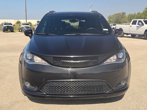 Used 2018 Chrysler Pacifica Touring Plus w/ S Appearance Package FWD image 8
