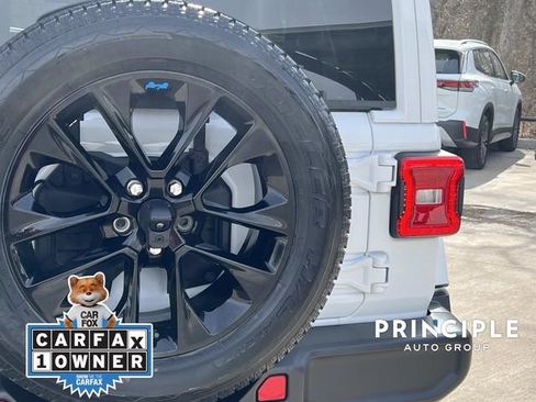 Used 2022 Jeep Wrangler Unlimited Sahara w/ Cold Weather Group image 6