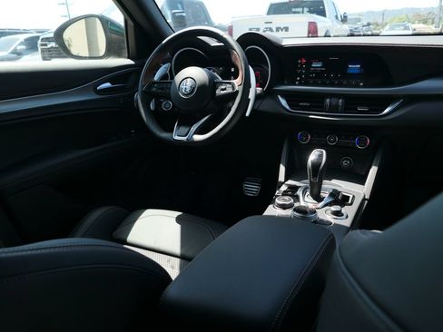 Used 2025 Alfa Romeo Stelvio Sprint AWD/4WD image 22