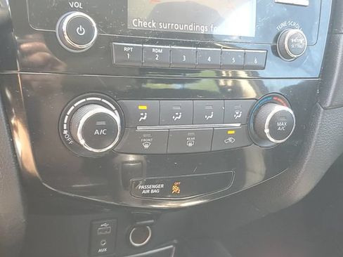 Used 2017 Nissan Rogue S AWD/4WD image 28