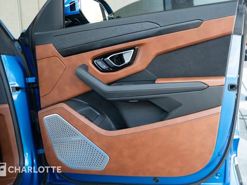 Used 2021 Lamborghini Urus image 29