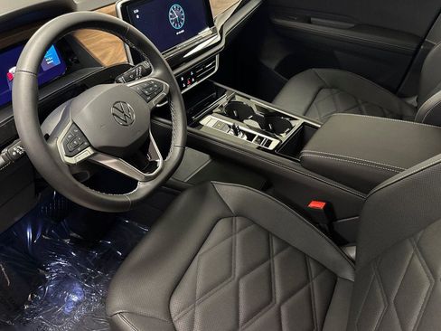 New 2026 Volkswagen Atlas SE image 9