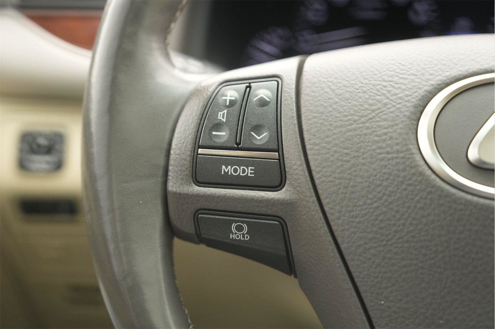 Used 2014 Lexus LS 460 w/ Comfort Package RWD image 23