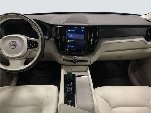 Used 2023 Volvo XC60 B5 Plus FWD image 25