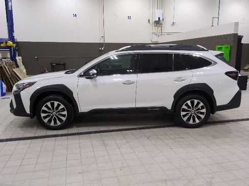 Used 2023 Subaru Outback Touring XT image 7