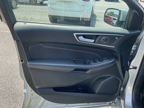Used 2022 Ford Edge Titanium AWD/4WD image 16
