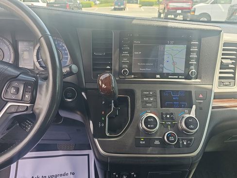 Used 2020 Toyota Sienna Limited Premium image 17