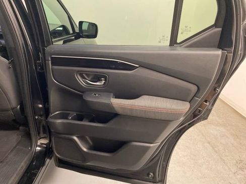 Used 2023 Honda Pilot Sport image 26