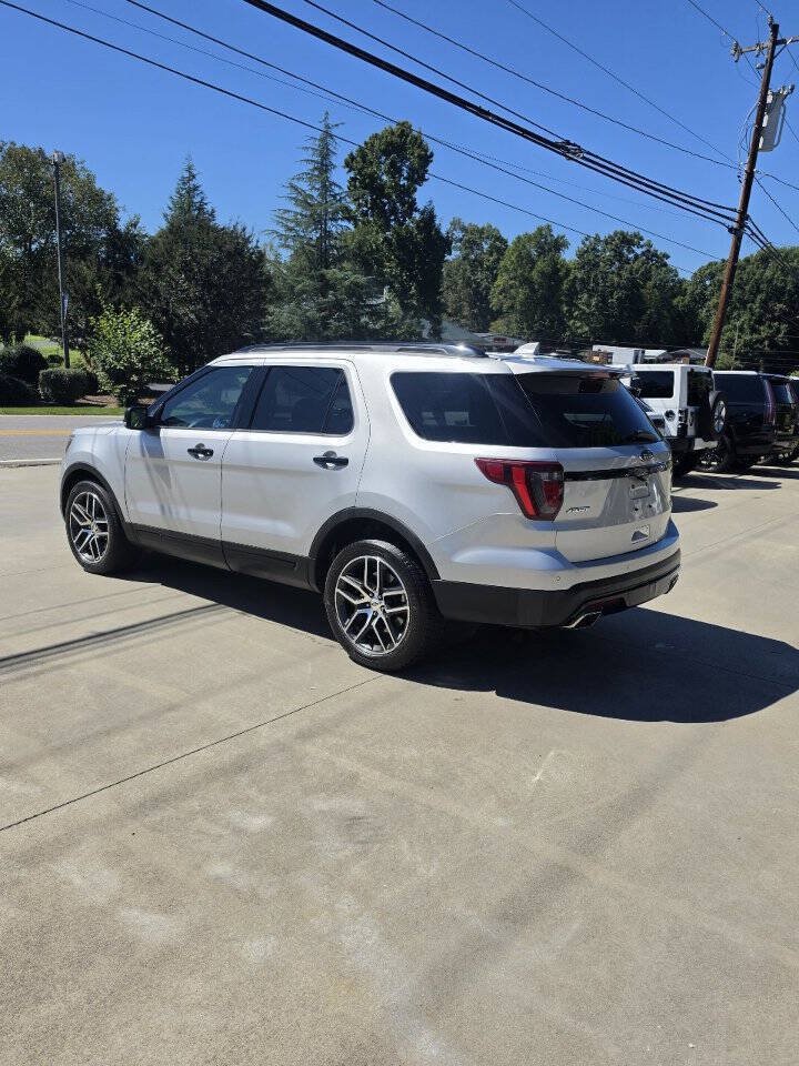 Used 2016 Ford Explorer Sport w/ Equipment Group 401A AWD/4WD image 3