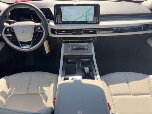 New 2026 Lincoln Aviator AWD image 13