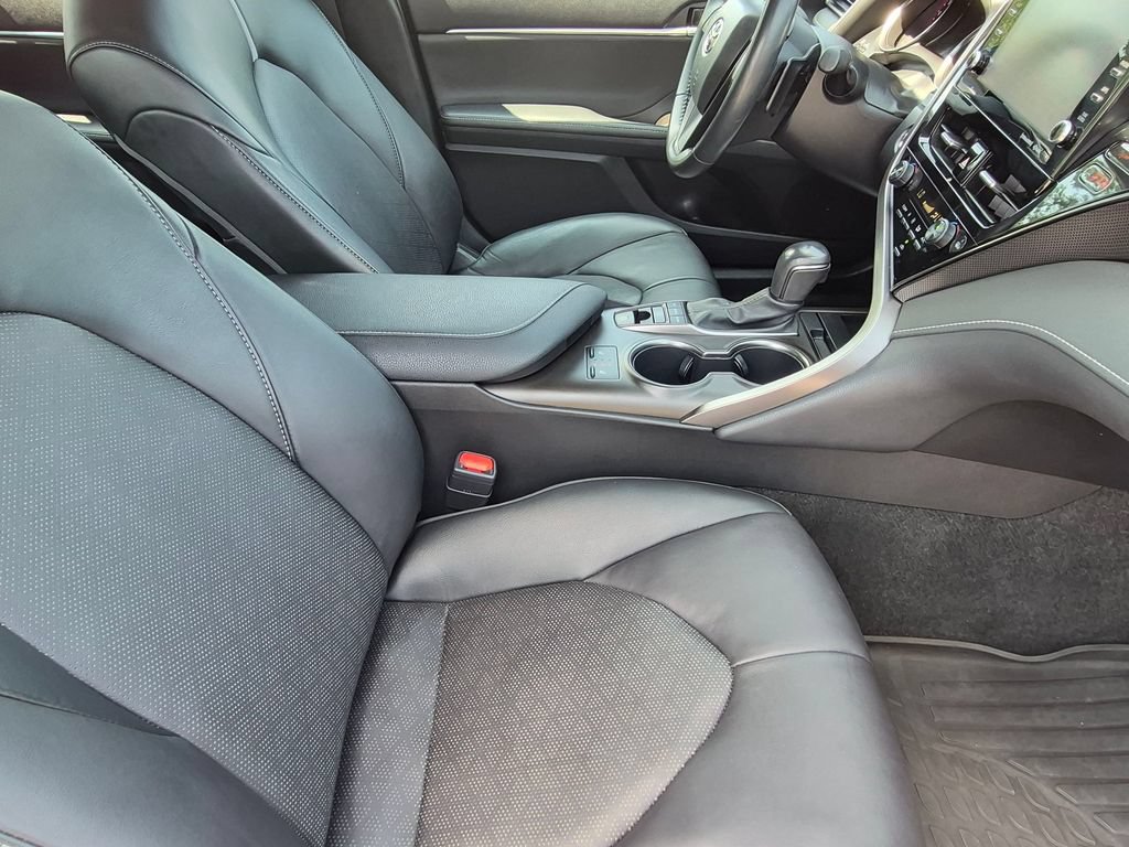 Used 2022 Toyota Camry XSE FWD image 29