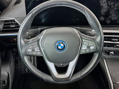 Used 2023 BMW i4 eDrive40 image 18