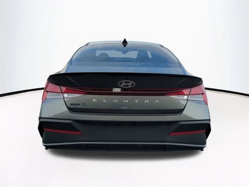 New 2026 Hyundai Elantra Sport image 6