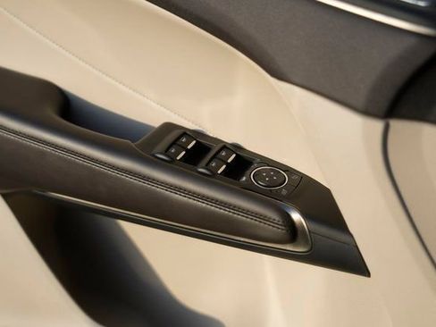 Used 2018 Lincoln MKC Reserve image 29