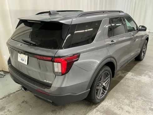 New 2026 Ford Explorer ST-Line image 3