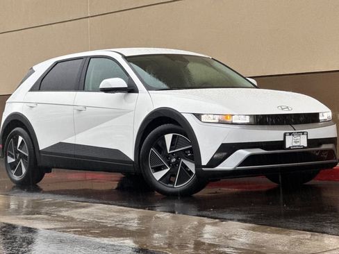 New 2026 Hyundai Ioniq 5 SEL image 2