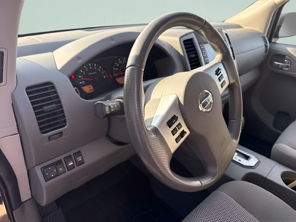 Used 2020 Nissan Frontier SV AWD/4WD image 12