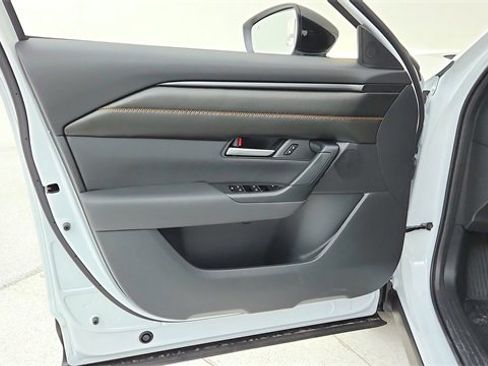 Used 2024 MAZDA CX-50 AWD 2.5 Turbo image 40