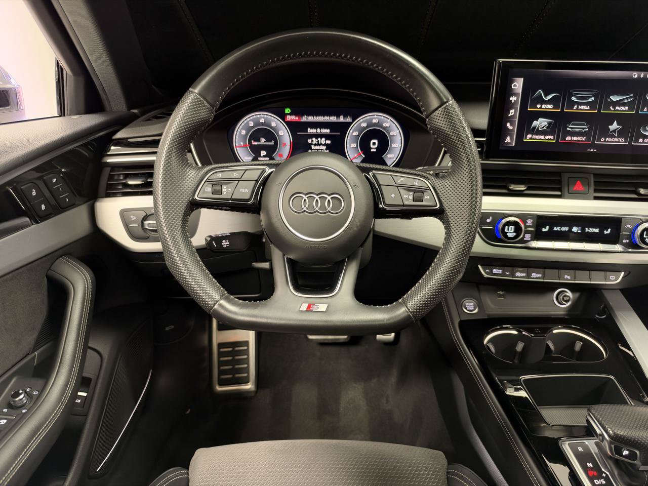 Used 2020 Audi A4 2.0T Premium Plus w/ Premium Plus Package AWD/4WD image 28