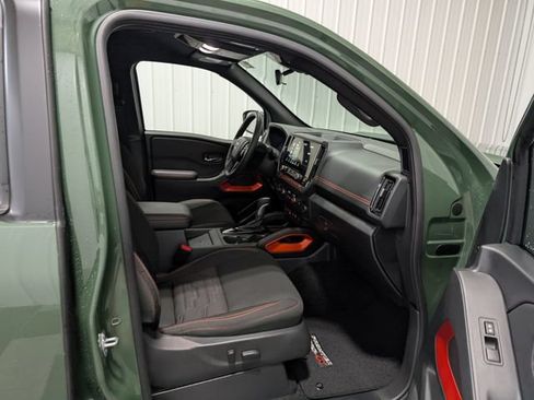 Used 2025 Nissan Frontier PRO-4X w/ Pro Convenience Package AWD/4WD image 28
