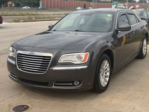 Used 2013 Chrysler 300 w/ Driver Convenience Group RWD image 1