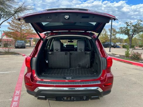 Used 2020 Nissan Pathfinder Platinum FWD image 7