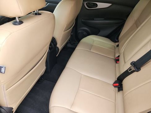 Used 2019 Nissan Rogue Sport S w/ Appearance Package FWD image 30