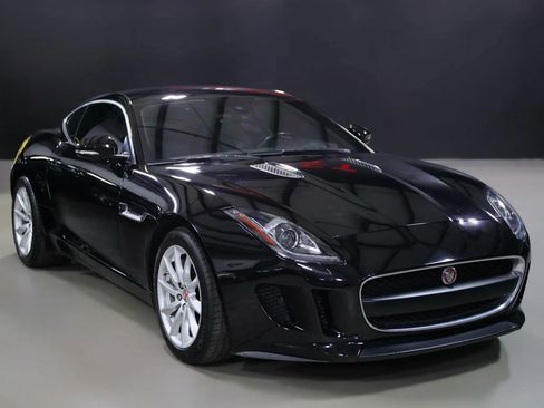 Used 2017 Jaguar F-TYPE Coupe image 2