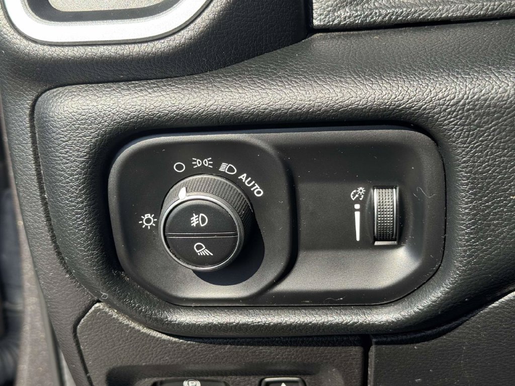 Used 2020 RAM 1500 Big Horn AWD/4WD image 28