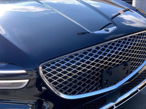 Used 2025 Genesis GV70 2.5T image 32