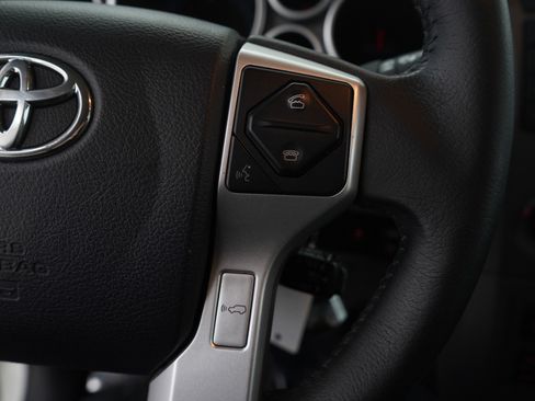 Used 2015 Toyota Sequoia Platinum image 35