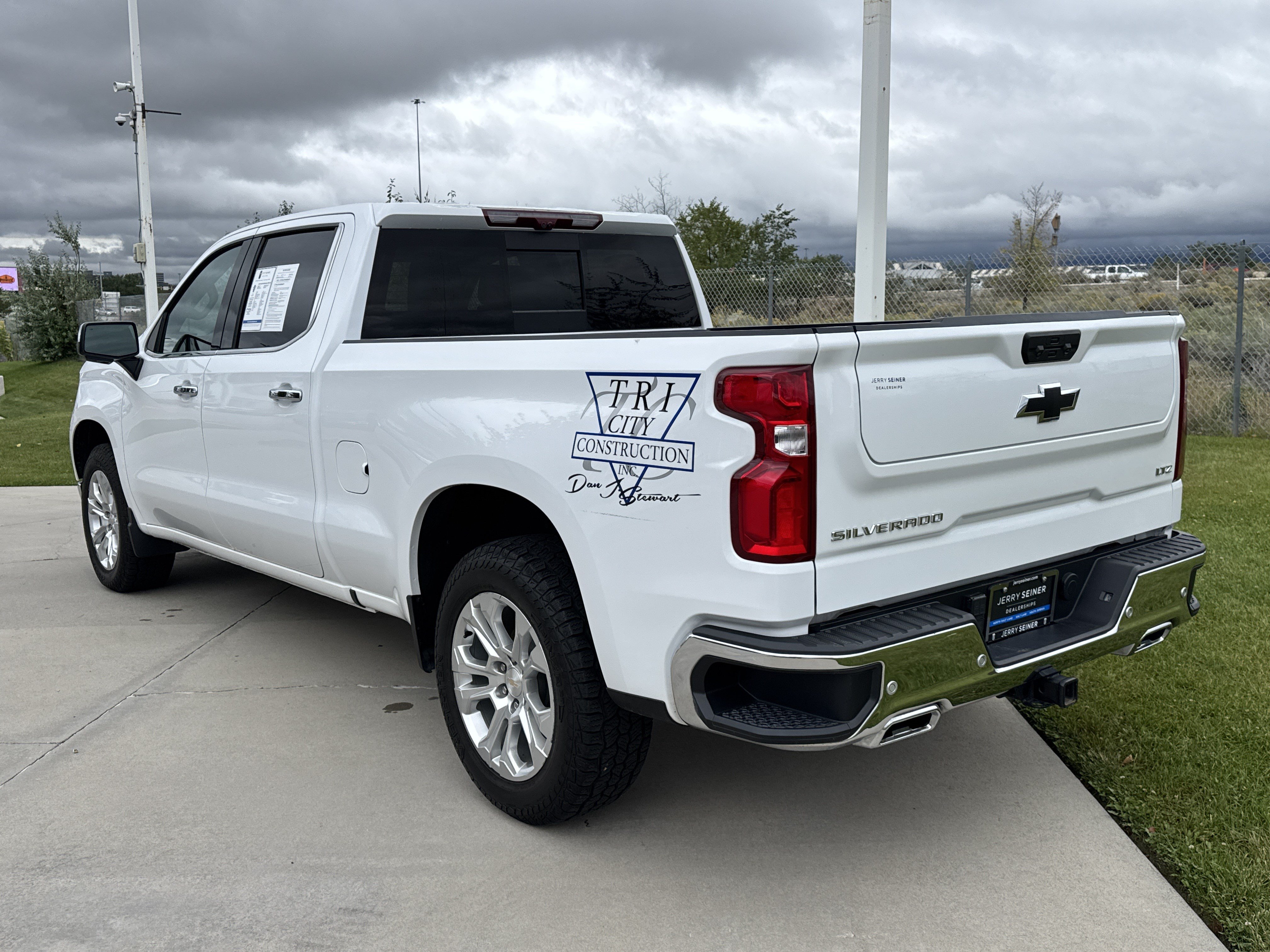 Certified 2024 Chevrolet Silverado 1500 LTZ w/ Technology Package AWD/4WD image 3
