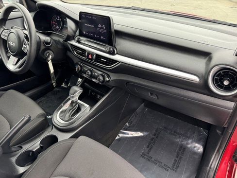 Used 2024 Kia Forte LXS image 7